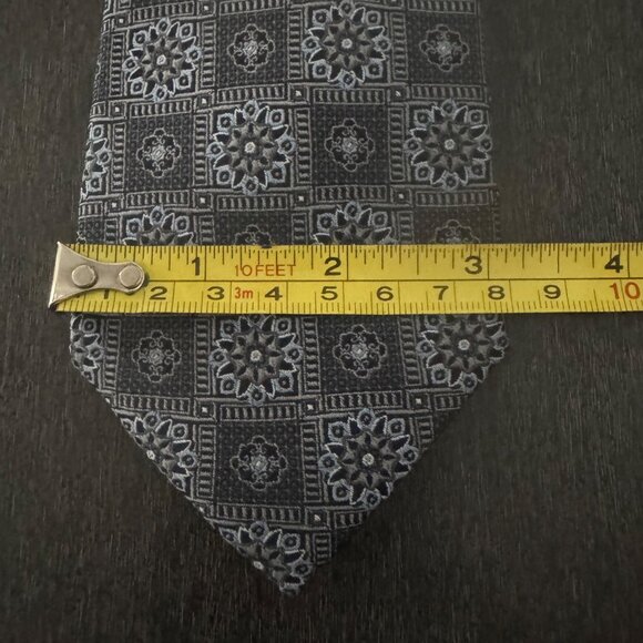 JOS.A. Bank Reserve Mens 100% Silk Necktie Geometric Pattern In Black & Gray - Picture 7 of 8